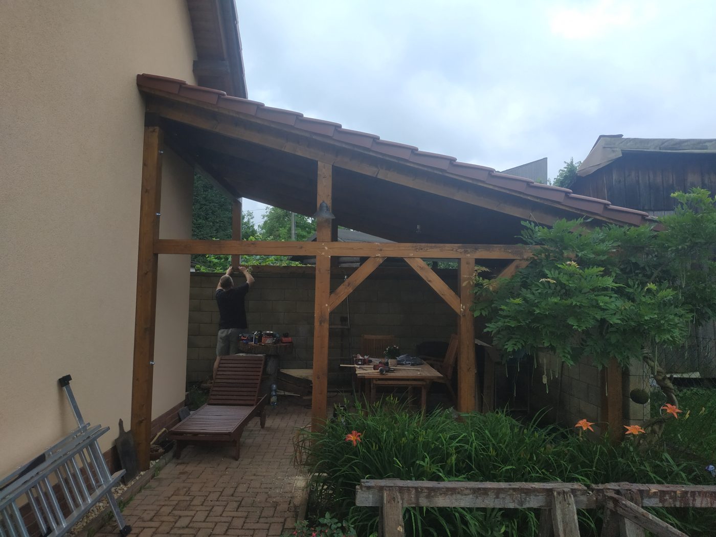 Pergola s taškovou střechou, fotka 6 z 10