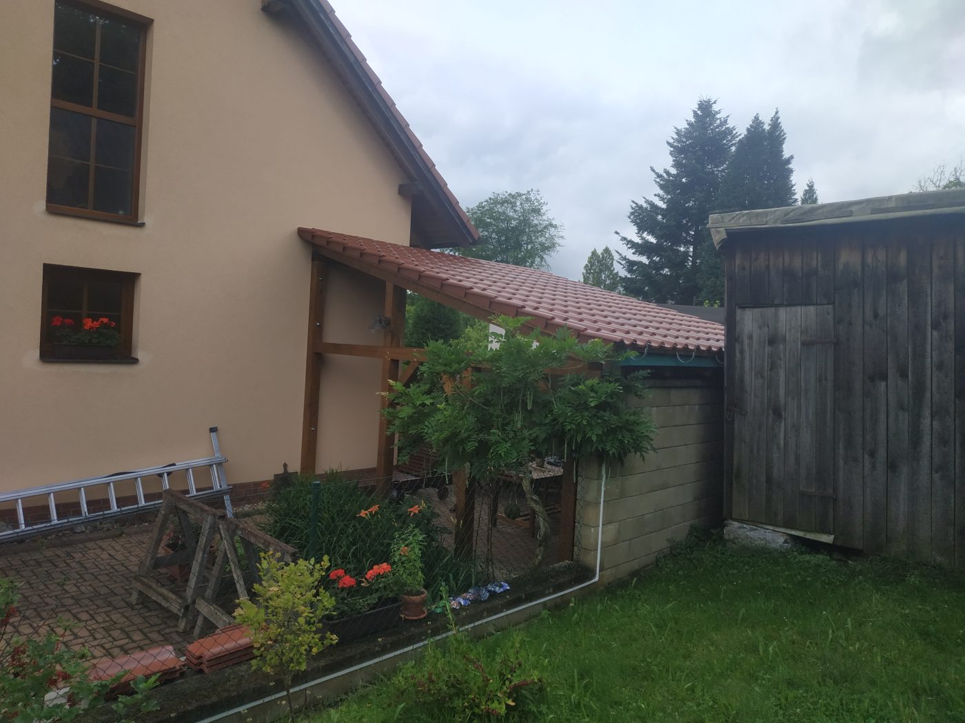 Pergola s taškovou střechou, fotka 7 z 10