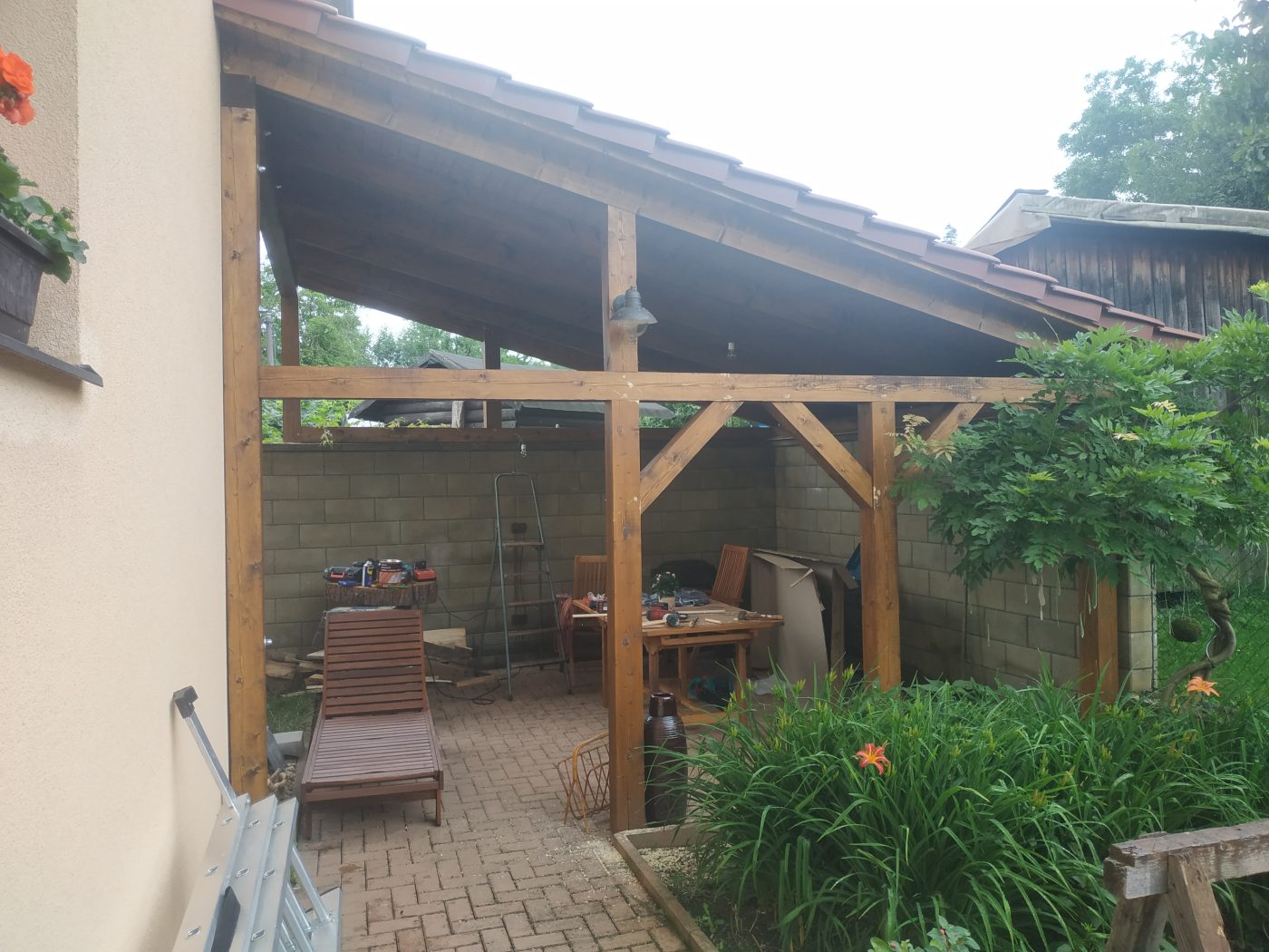 Pergola s taškovou střechou, fotka 8 z 10