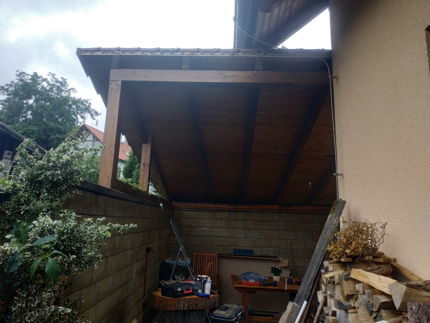 Pergola s taškovou střechou, fotka 9 z 10