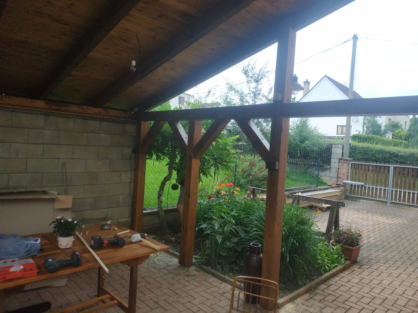 Pergola s taškovou střechou, fotka 10 z 10