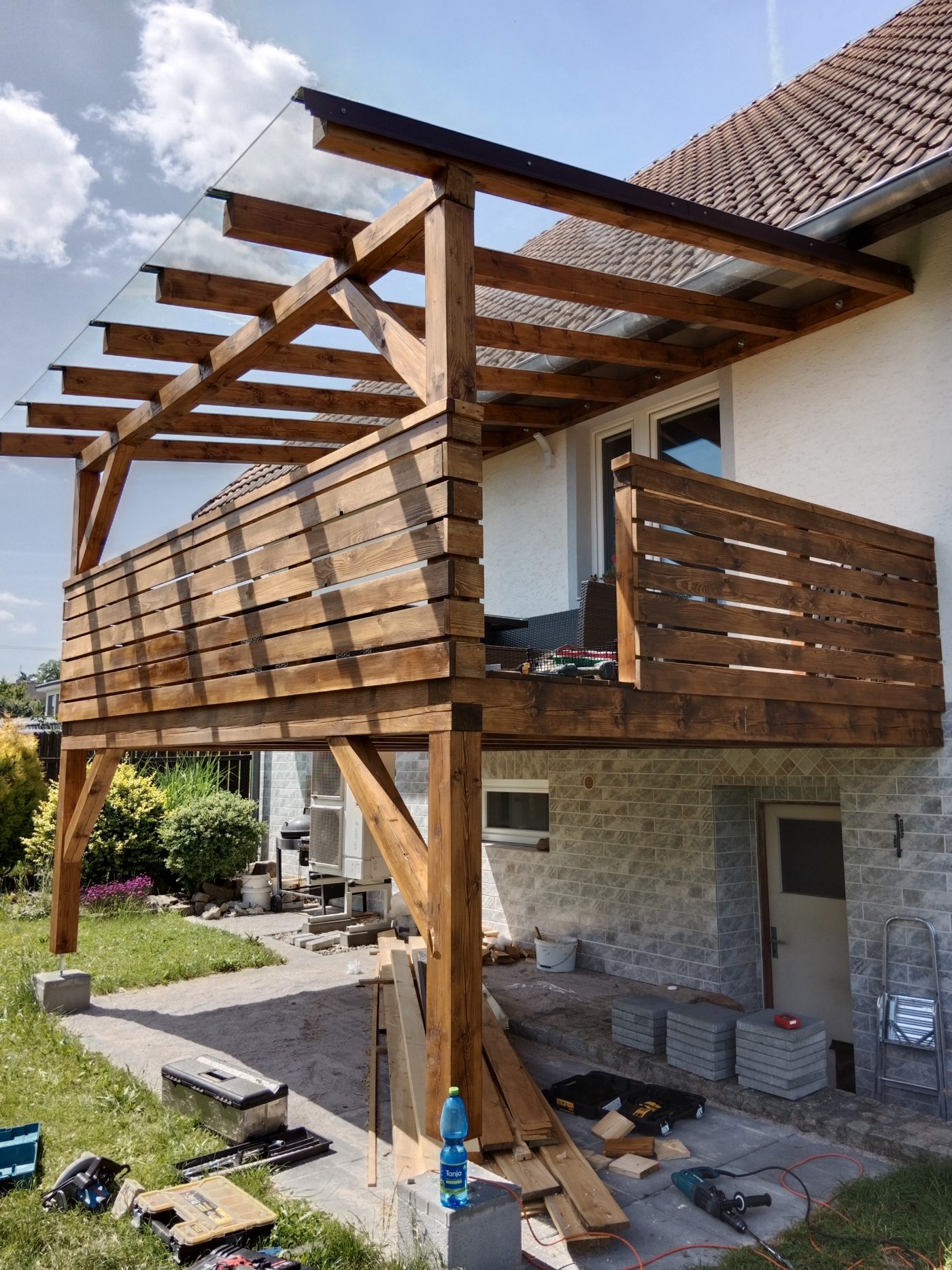 Zvýšená terasa s pergolou (celý postup realizace), fotka 4 z 14